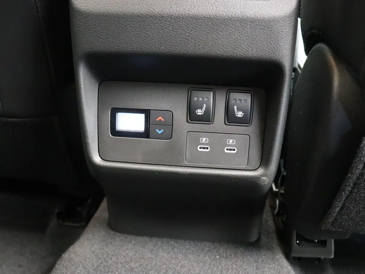 1.5 e-4orce Tekna Plus 4WD 7p. | Panoramadak | 7 Persoons | Bose Audio | Headup Display | 1650kg Trekgewicht |