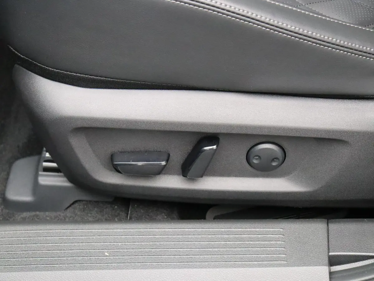 1.5 e-4orce Tekna Plus 4WD 7p. | Panoramadak | 7 Persoons | Bose Audio | Headup Display | 1650kg Trekgewicht |