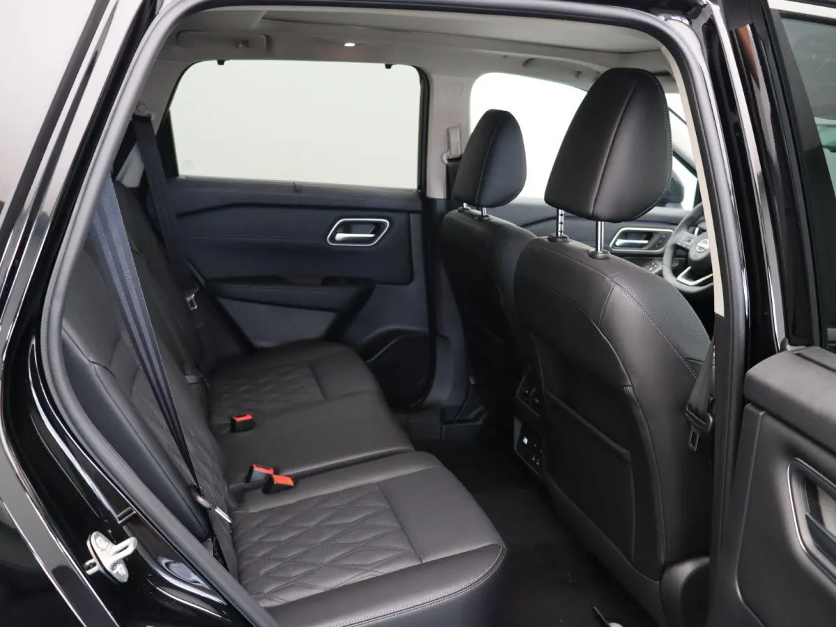 1.5 e-4orce Tekna Plus 4WD 7p. | Panoramadak | 7 Persoons | Bose Audio | Headup Display | 1650kg Trekgewicht |