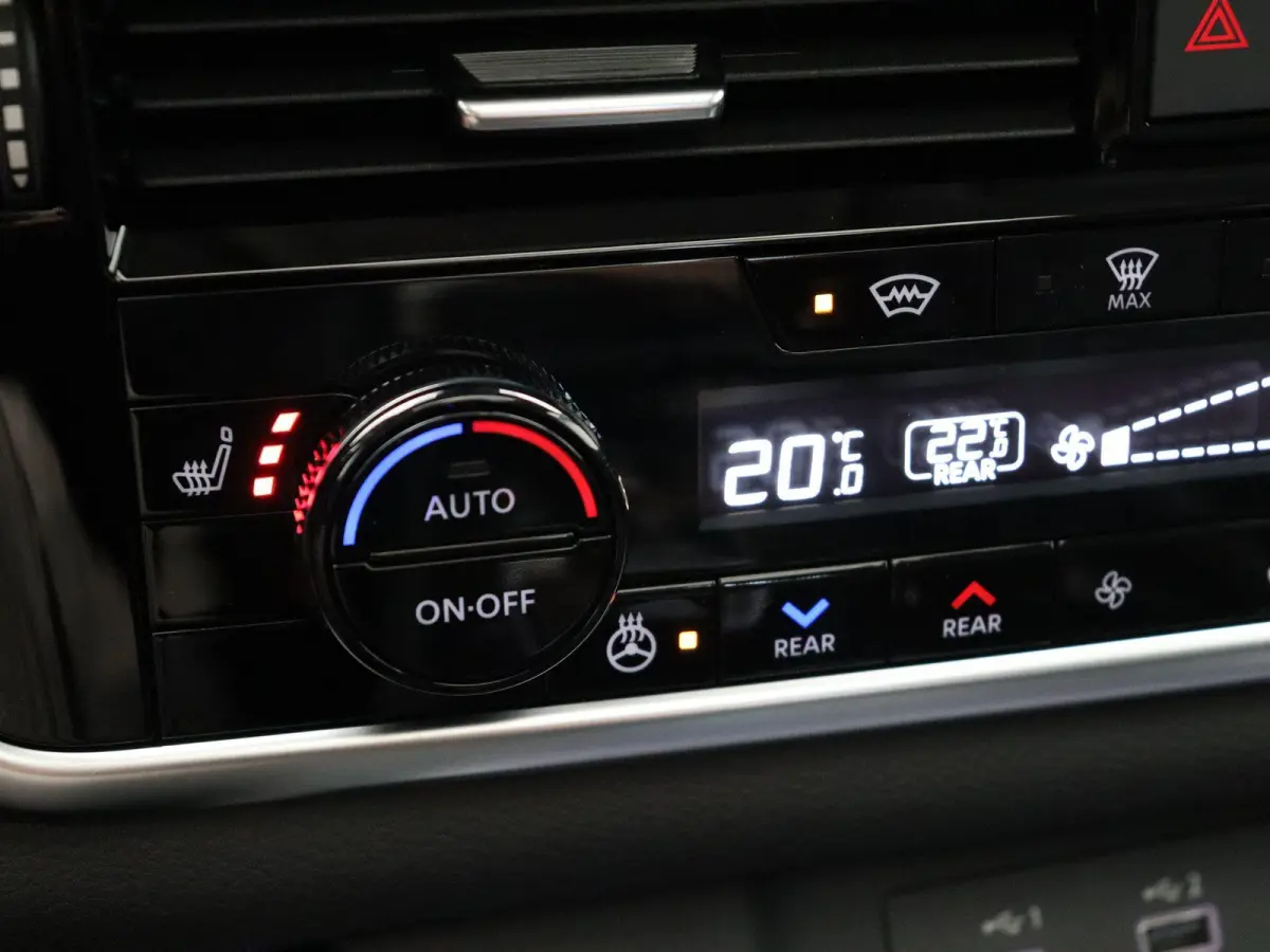 1.5 e-4orce Tekna Plus 4WD 7p. | Panoramadak | 7 Persoons | Bose Audio | Headup Display | 1650kg Trekgewicht |