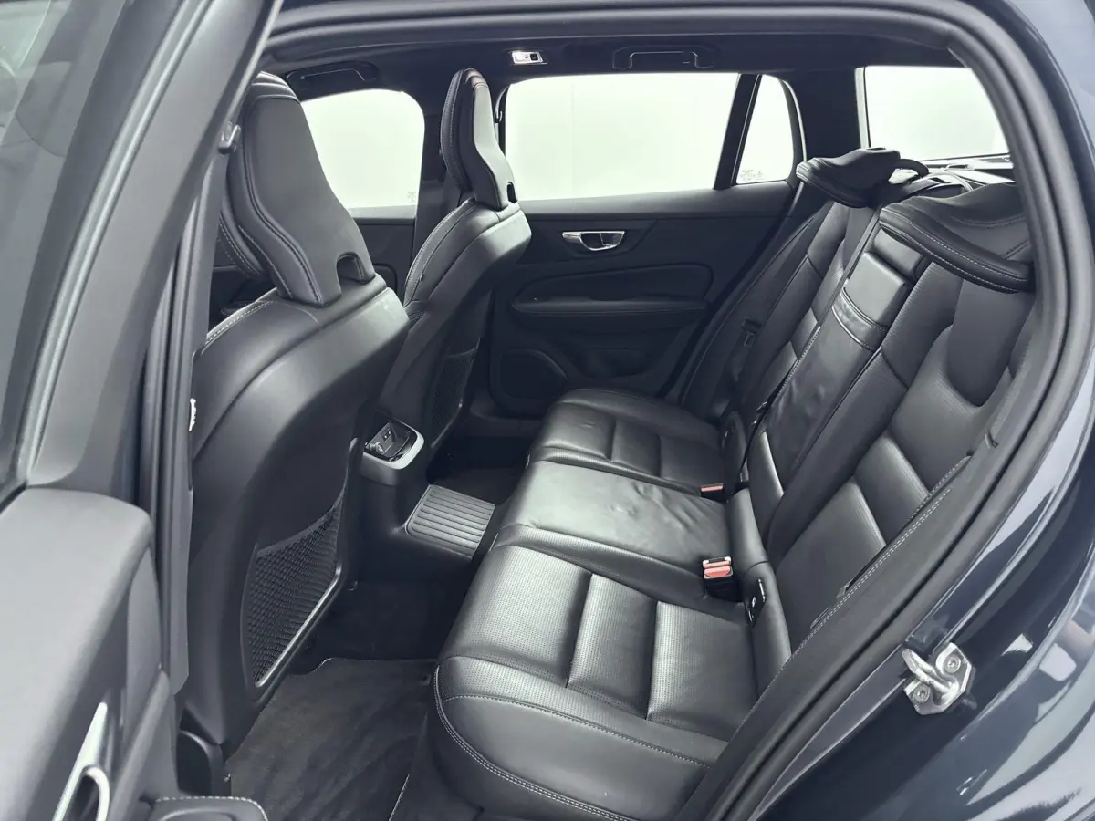 2.0 T8 Twin Engine AWD R-Design | PANORAMADAK | LEDER | HEAD UP