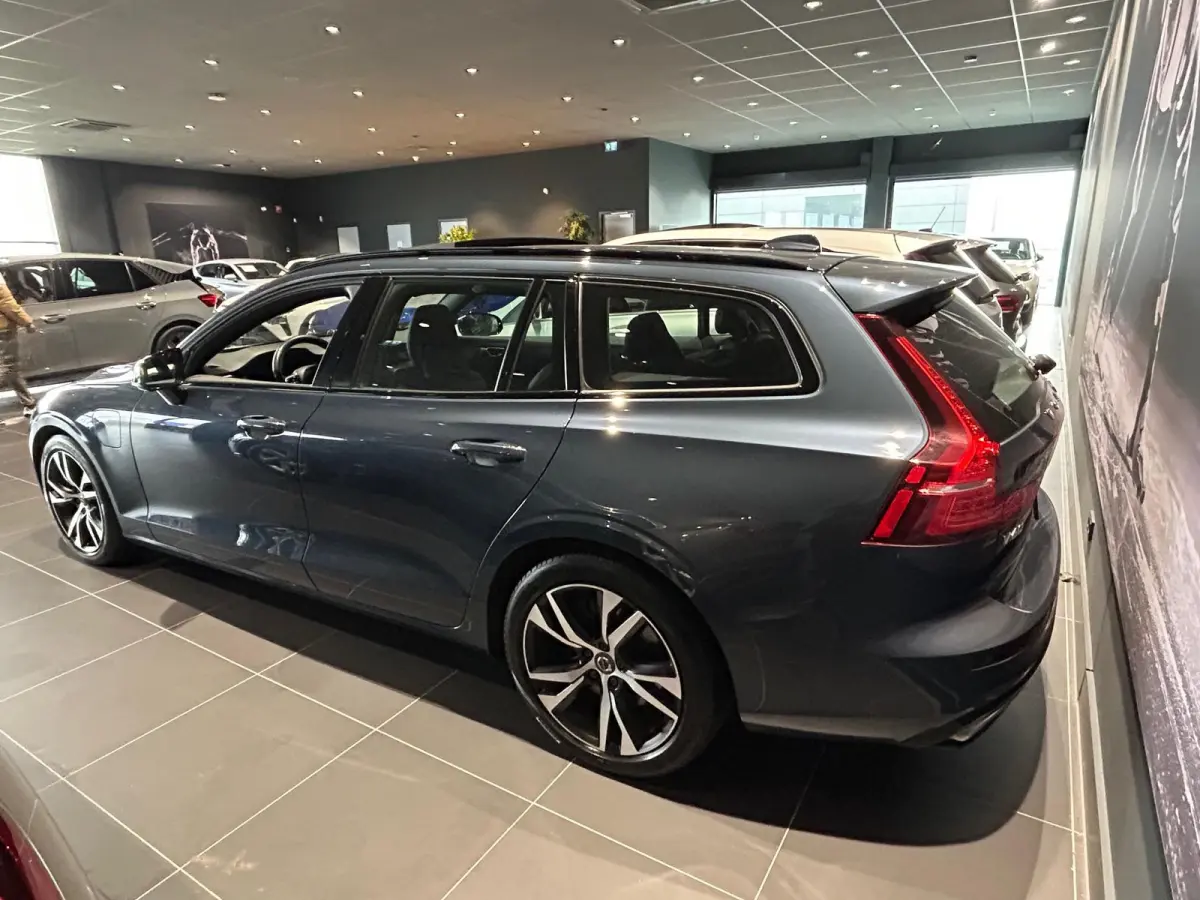 2.0 T8 Twin Engine AWD R-Design | PANORAMADAK | LEDER | HEAD UP
