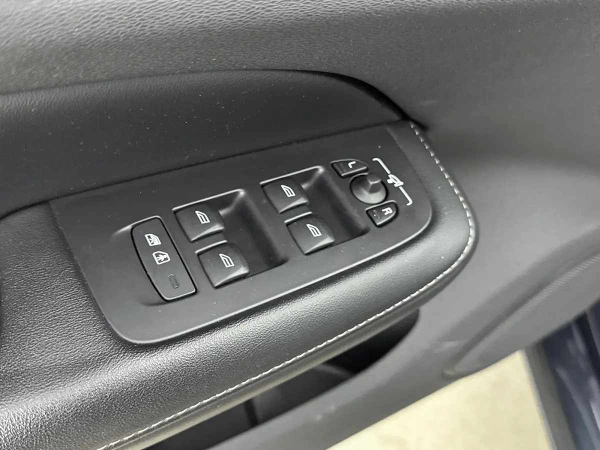 2.0 T8 Twin Engine AWD R-Design | PANORAMADAK | LEDER | HEAD UP
