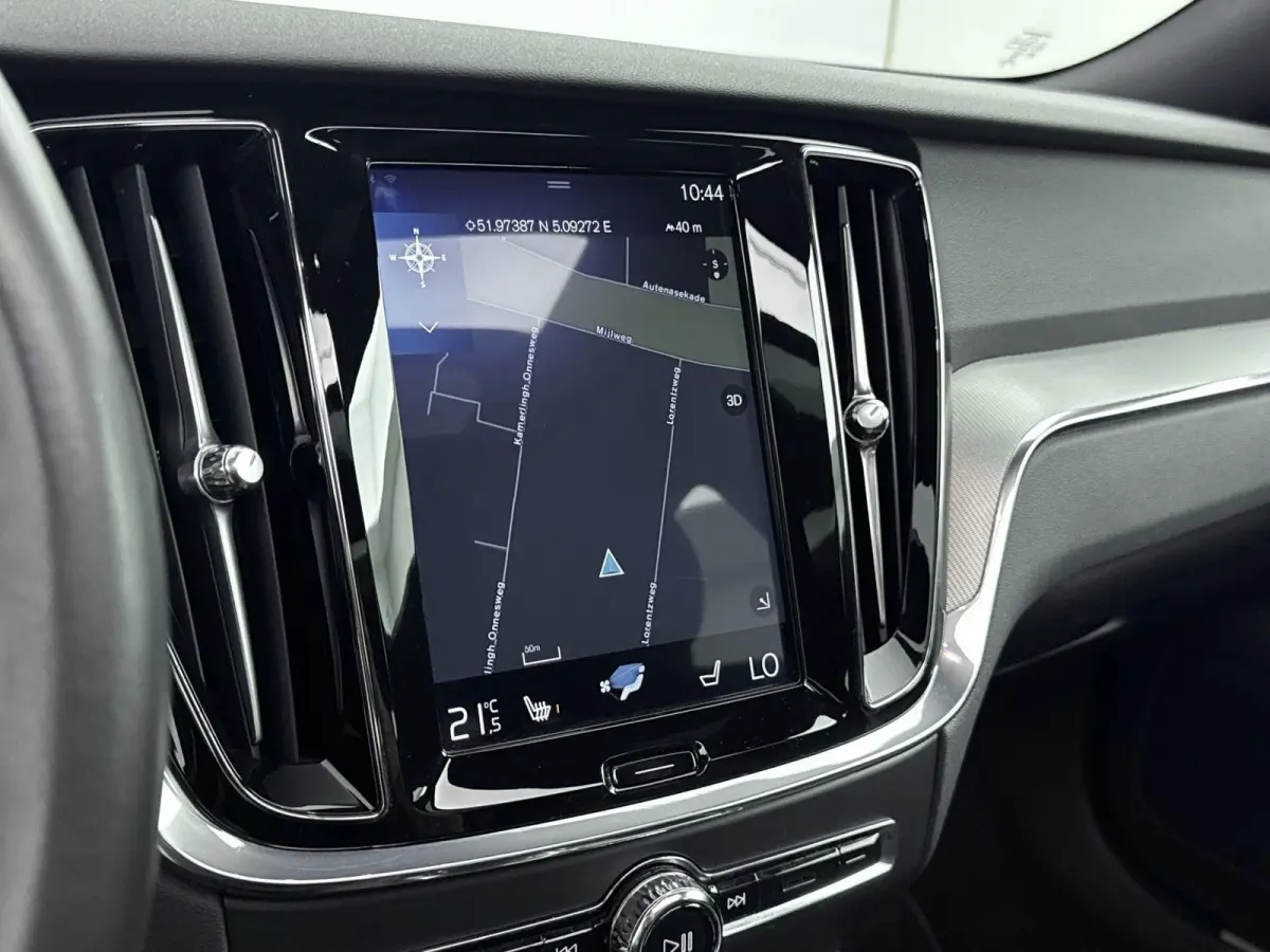 2.0 T8 Twin Engine AWD R-Design | PANORAMADAK | LEDER | HEAD UP