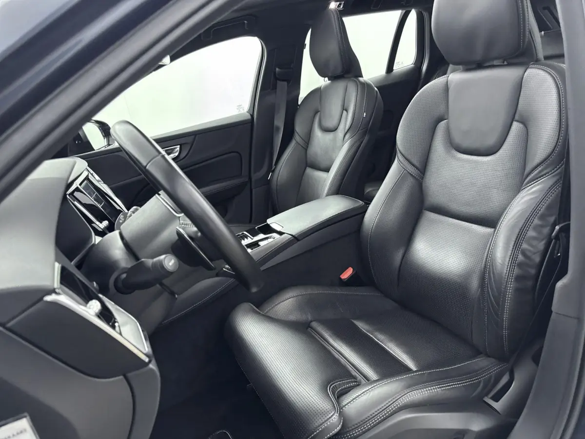 2.0 T8 Twin Engine AWD R-Design | PANORAMADAK | LEDER | HEAD UP
