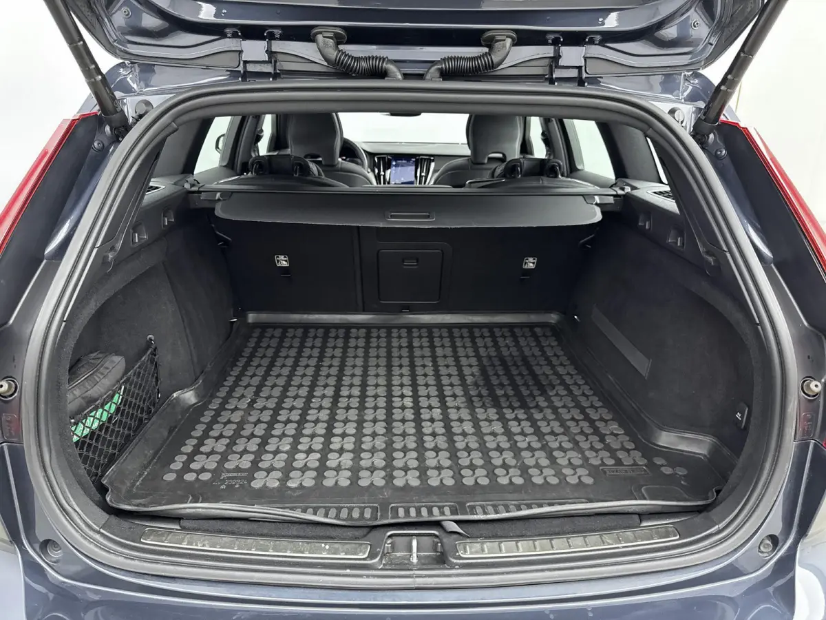 2.0 T8 Twin Engine AWD R-Design | PANORAMADAK | LEDER | HEAD UP