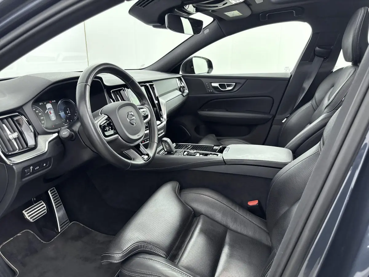 2.0 T8 Twin Engine AWD R-Design | PANORAMADAK | LEDER | HEAD UP