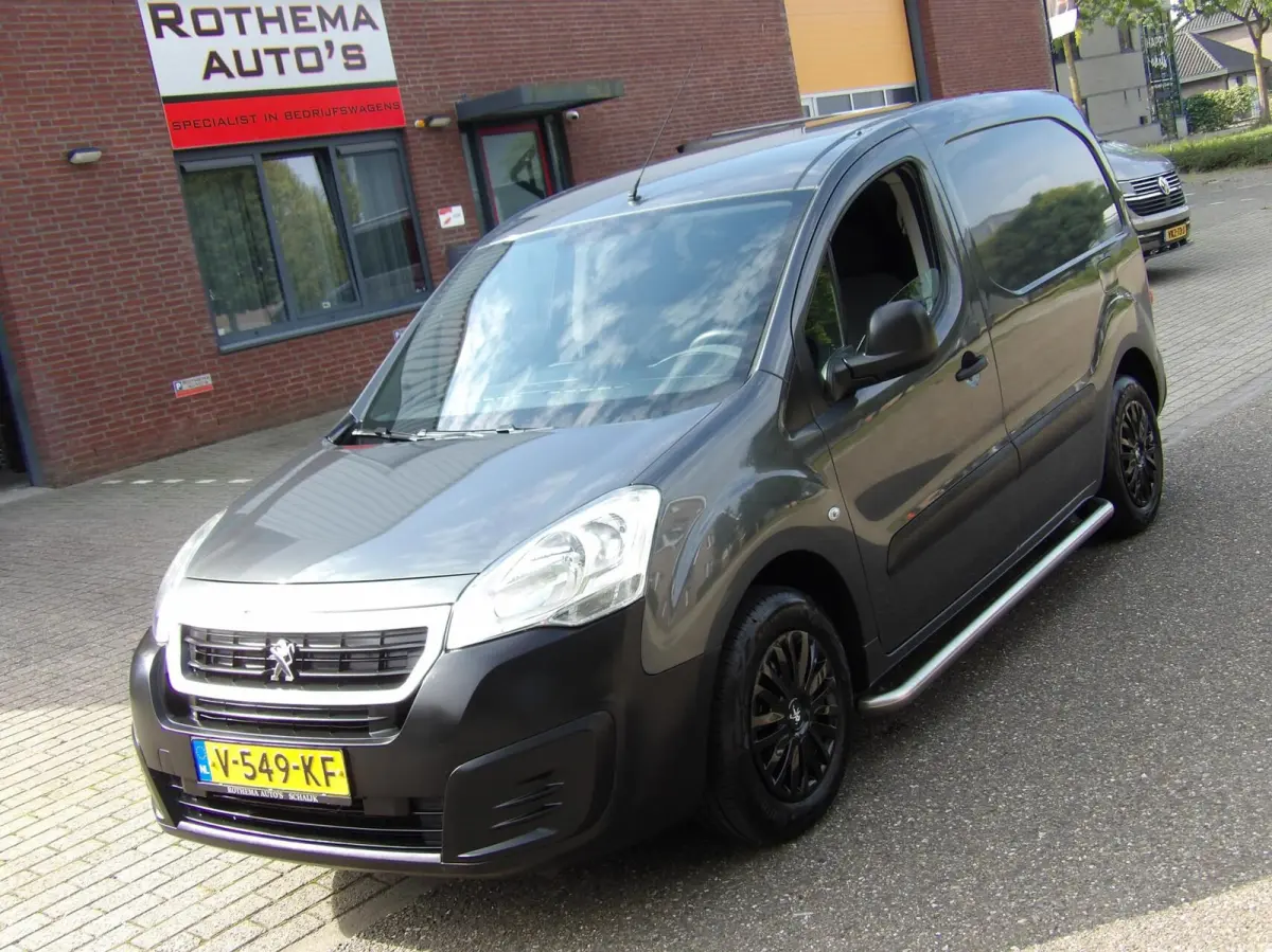 bestel 120 1.6 BlueHDi 100 L1 Premium