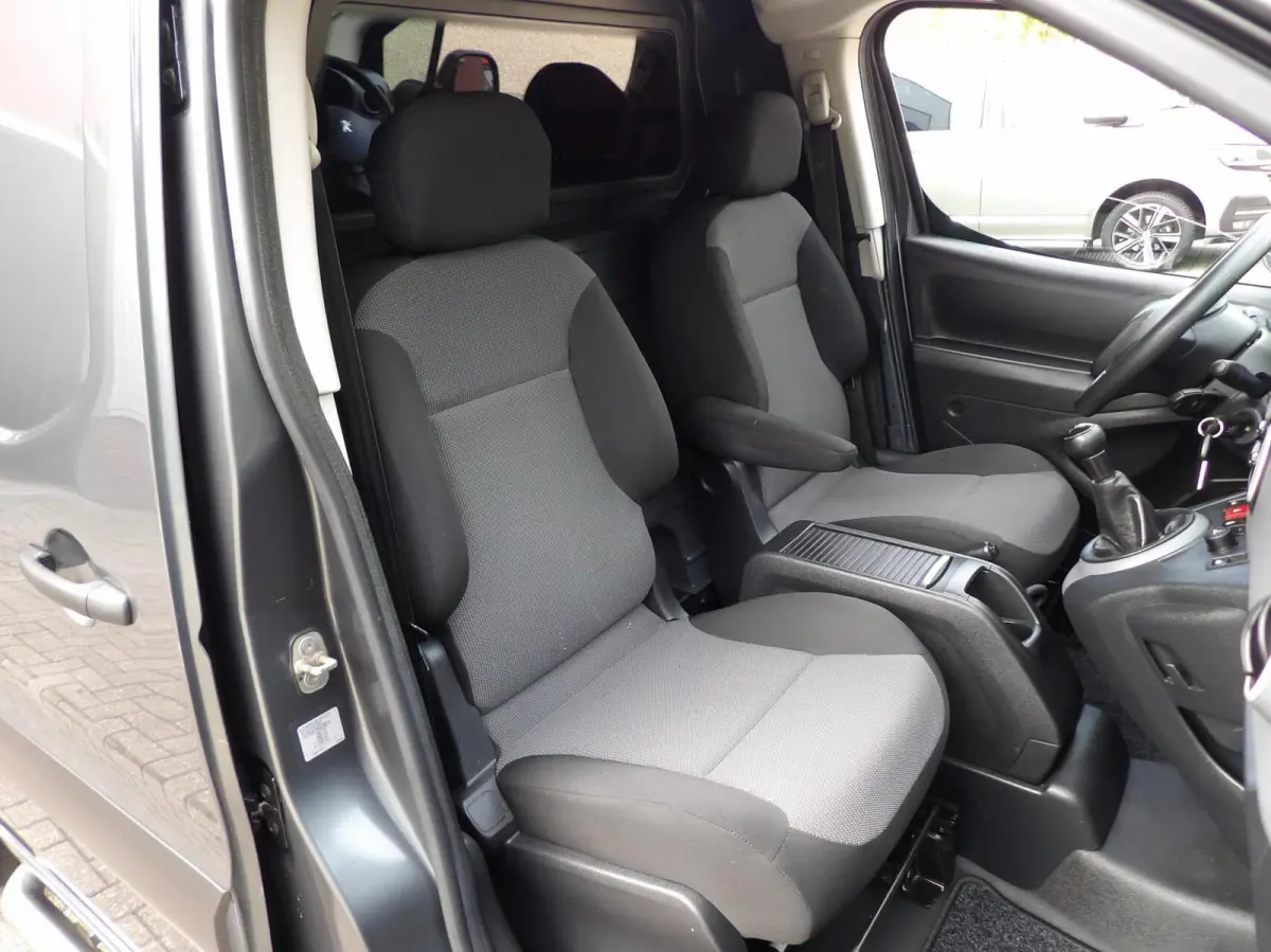 bestel 120 1.6 BlueHDi 100 L1 Premium