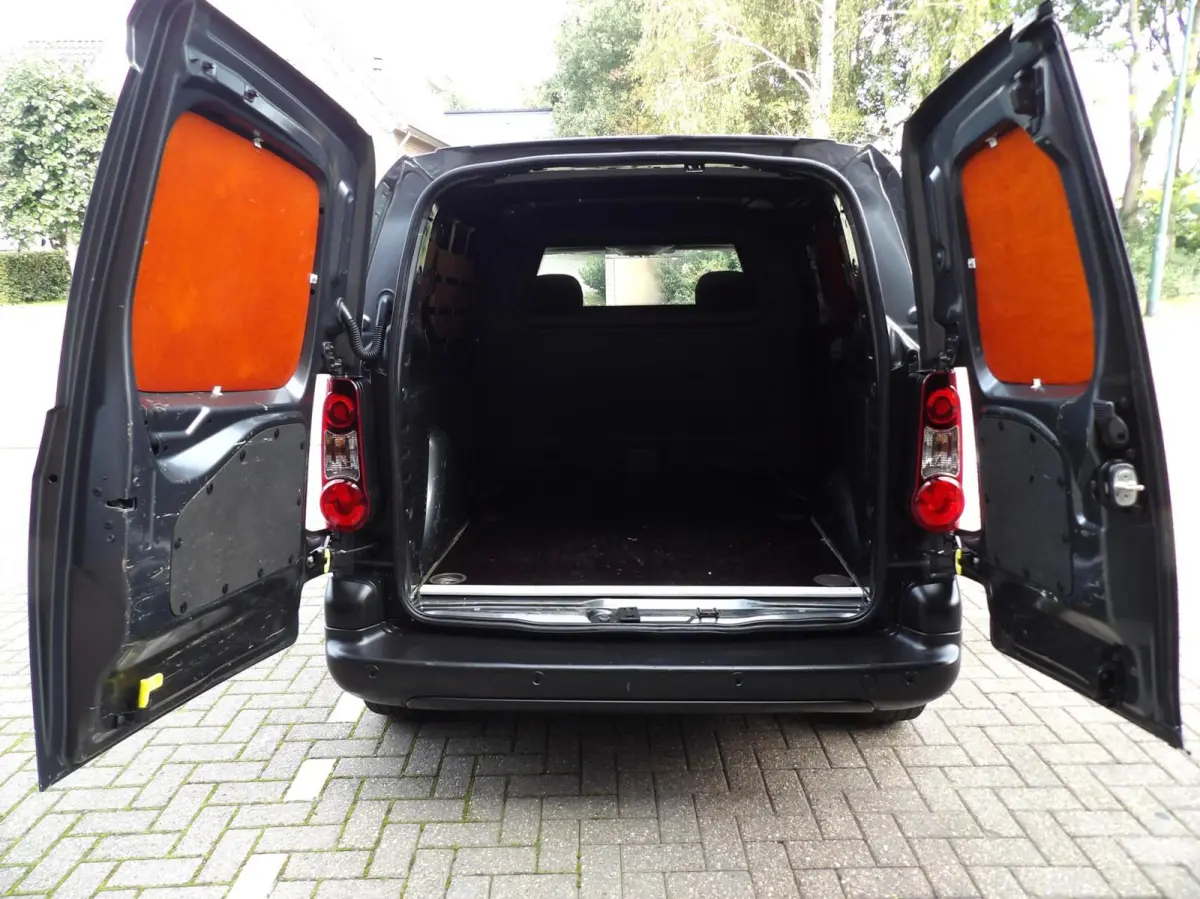 bestel 120 1.6 BlueHDi 100 L1 Premium
