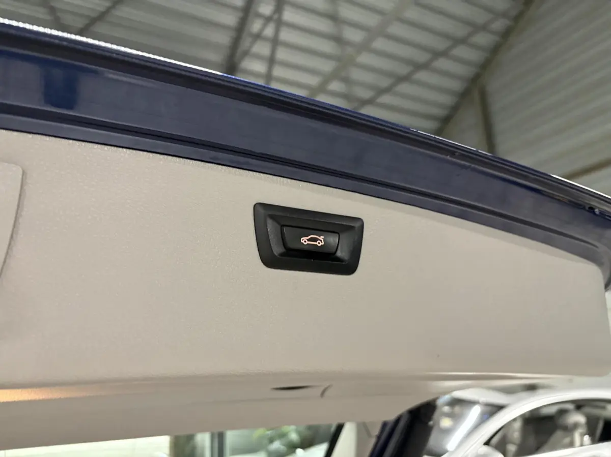 320i 184pk | LED | Elek. Klep | Navi 320i