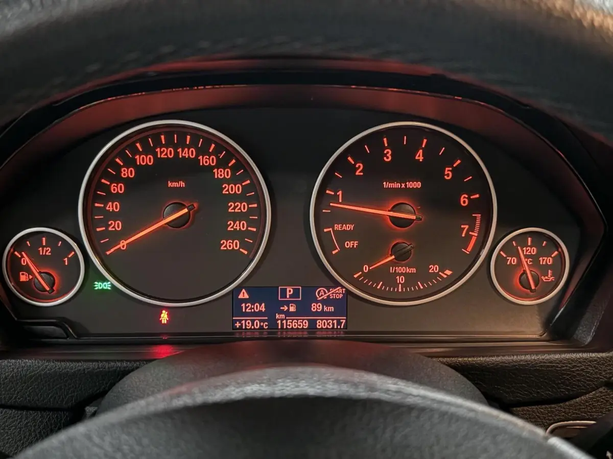320i 184pk | LED | Elek. Klep | Navi 320i