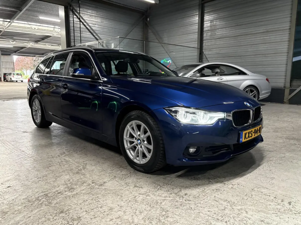 320i 184pk | LED | Elek. Klep | Navi 320i