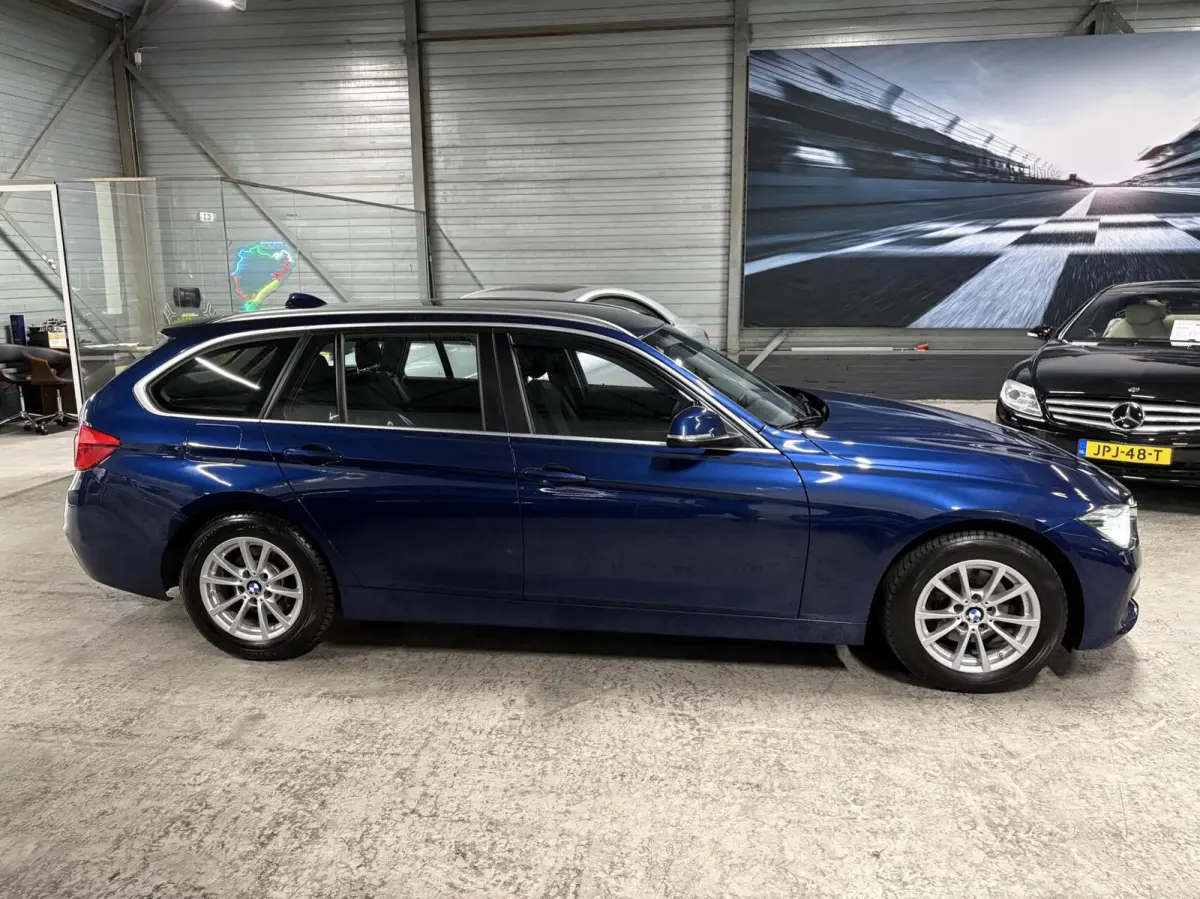 320i 184pk | LED | Elek. Klep | Navi 320i