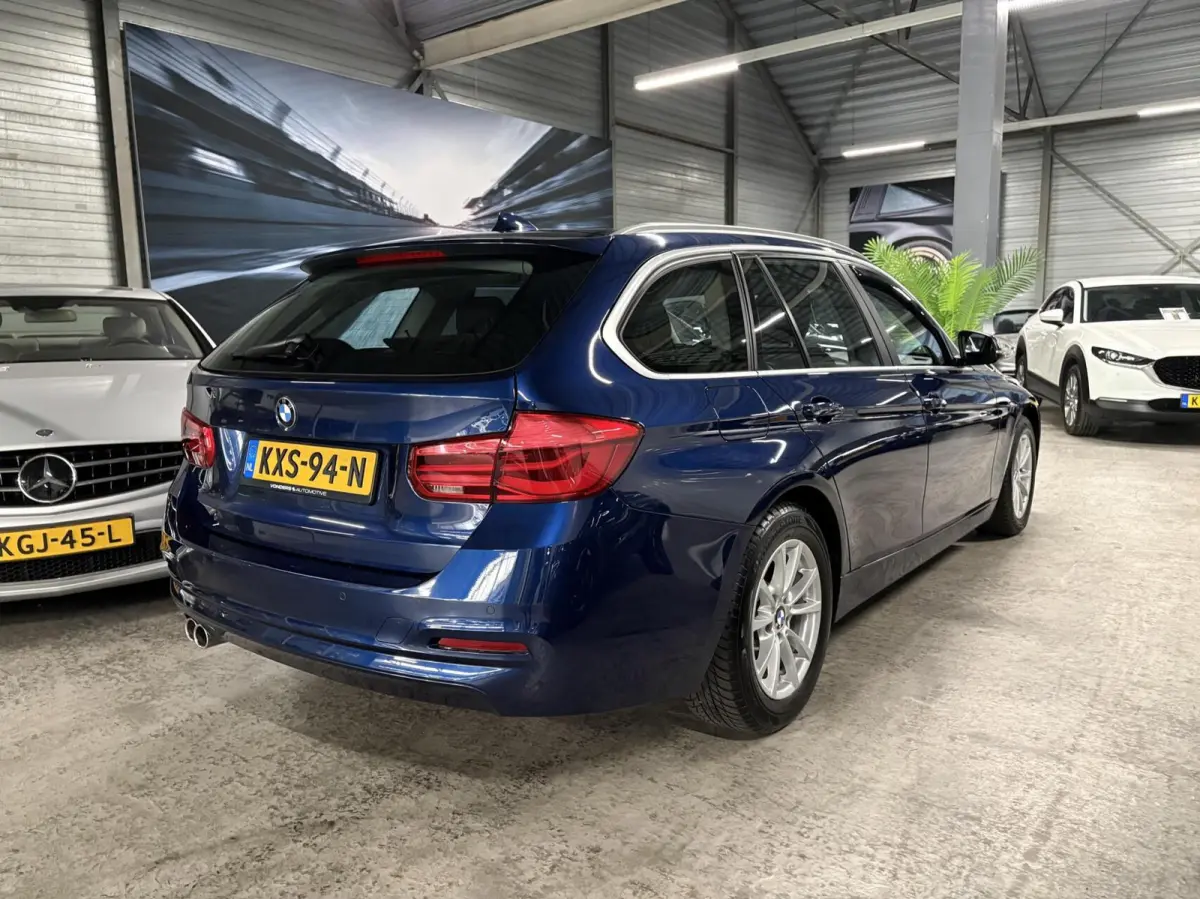 320i 184pk | LED | Elek. Klep | Navi 320i