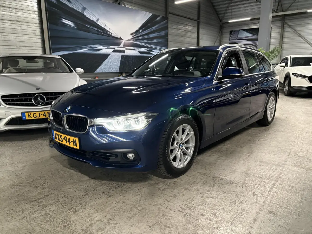 320i 184pk | LED | Elek. Klep | Navi 320i