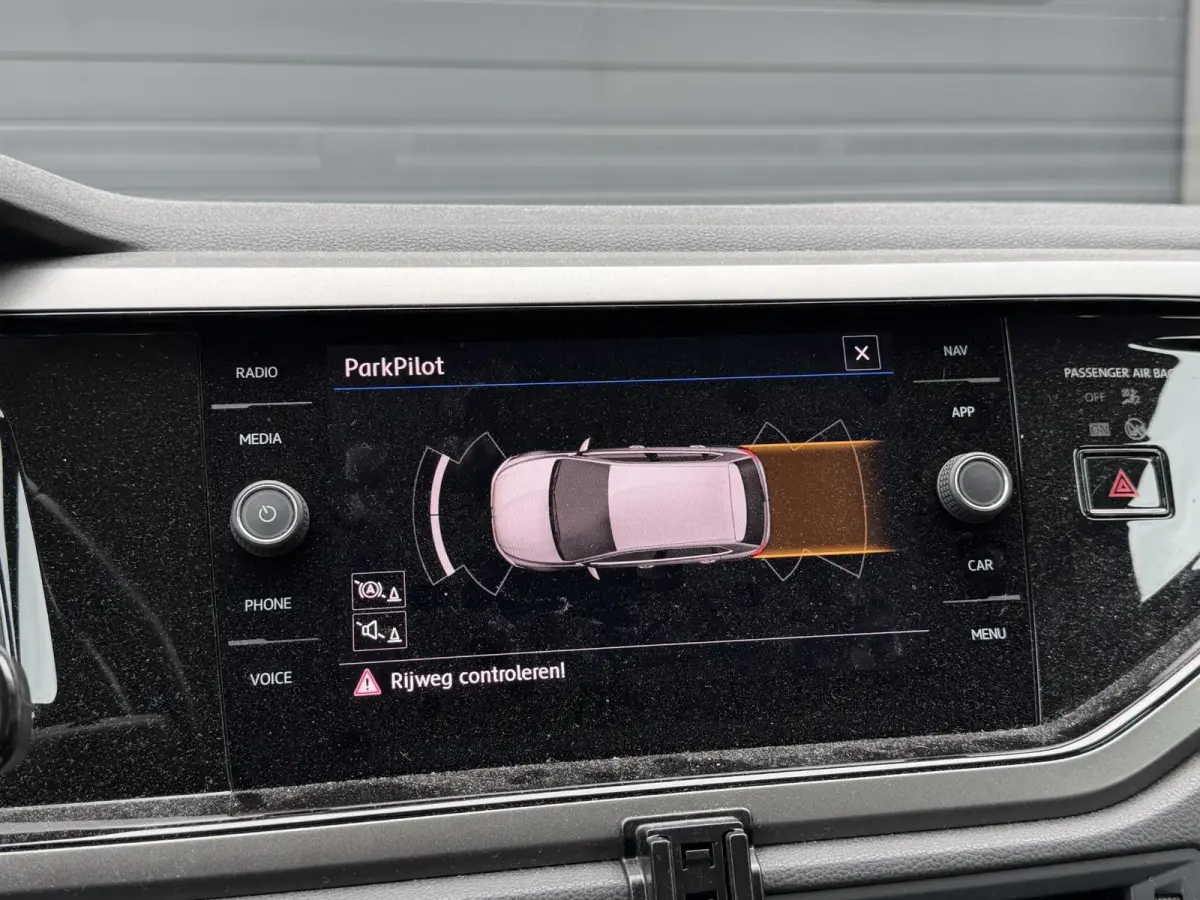 1.0 TSI Comfortline | Navigatie | Parkeersensoren | DAB | Apple Carplay |