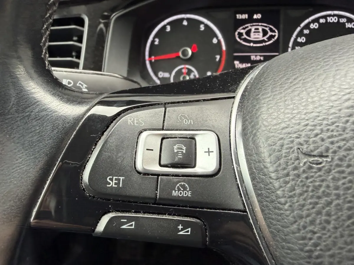 1.0 TSI Comfortline | Navigatie | Parkeersensoren | DAB | Apple Carplay |