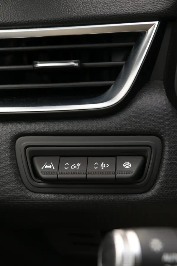 1.3 TCe Intens Bose audio | stuurverwarming | CC | Dealer onderhouden
