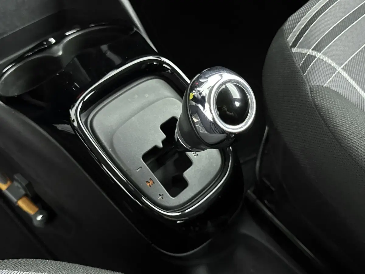 68pk Automaat Allure | Camera | CarPlay | Cruise Control | Climate Control | 15 Inch lichtmetalen Velgen