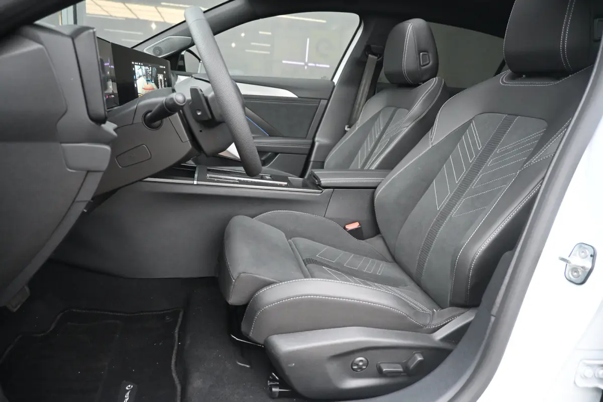 58 kWh Ultimate Demo-Deal! | Schuif/-Kanteldak | Massagestoelen | Adaptive Cruise | Achteruitrijcamera | !!