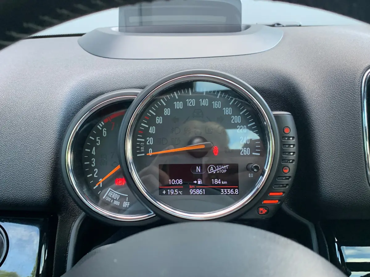 2.0 Cooper S Chili / Apple carplay / Android auto / Navigatie / Lederen bekleding / Elektrisch verstelbare voorstoelen / Panodak / Harman kadon audiosysteem / Achteruitrijcamera