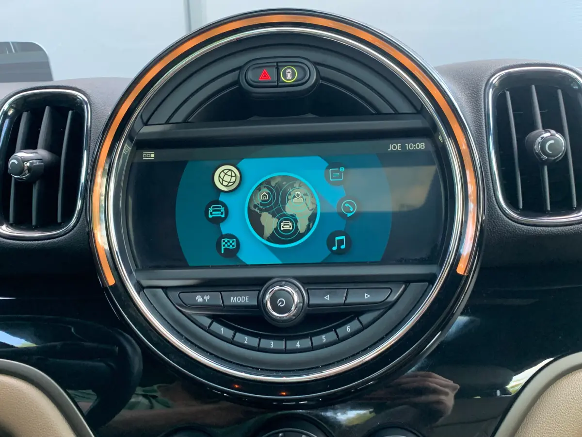 2.0 Cooper S Chili / Apple carplay / Android auto / Navigatie / Lederen bekleding / Elektrisch verstelbare voorstoelen / Panodak / Harman kadon audiosysteem / Achteruitrijcamera