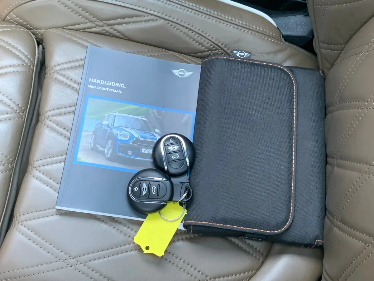2.0 Cooper S Chili / Apple carplay / Android auto / Navigatie / Lederen bekleding / Elektrisch verstelbare voorstoelen / Panodak / Harman kadon audiosysteem / Achteruitrijcamera