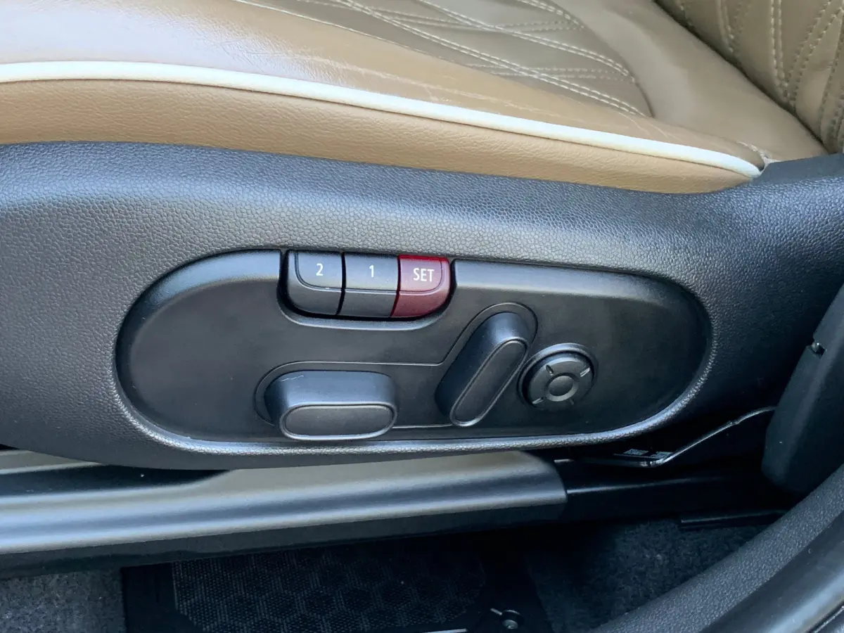 2.0 Cooper S Chili / Apple carplay / Android auto / Navigatie / Lederen bekleding / Elektrisch verstelbare voorstoelen / Panodak / Harman kadon audiosysteem / Achteruitrijcamera