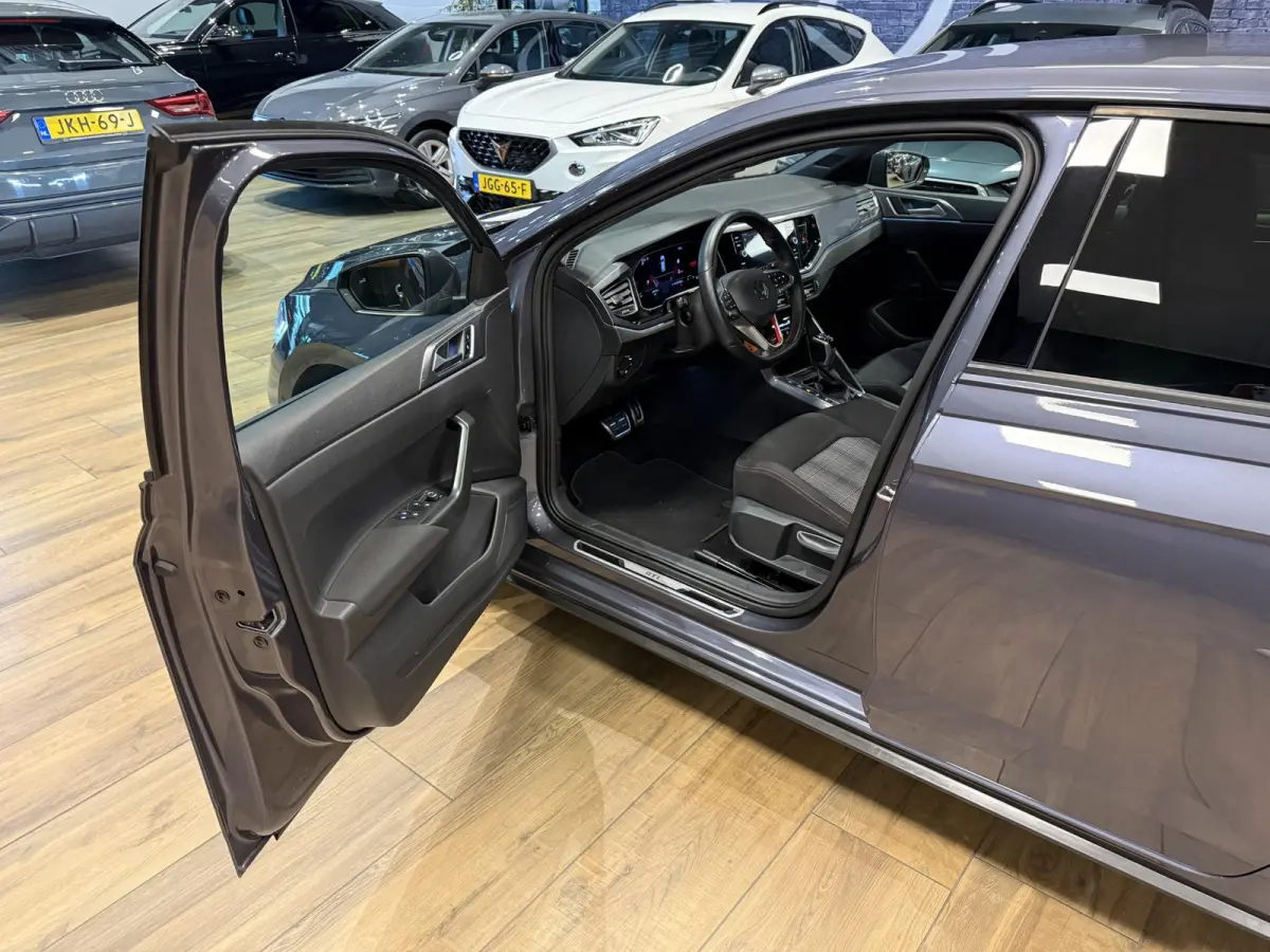 2.0 TSI GTI |CarPlay|Stoelverwarming|17" Inch lichmetaal|Sperdifferentieel (XDS)