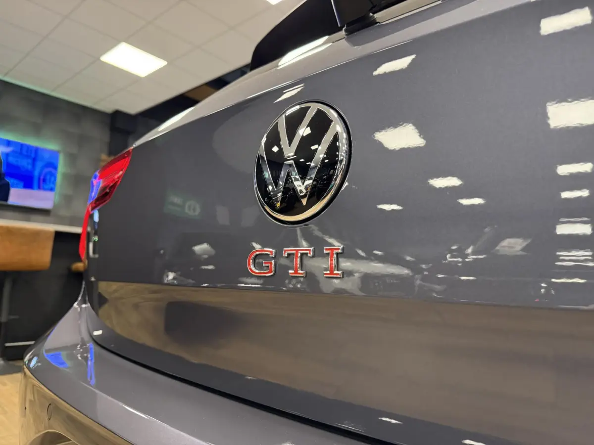 2.0 TSI GTI |CarPlay|Stoelverwarming|17" Inch lichmetaal|Sperdifferentieel (XDS)