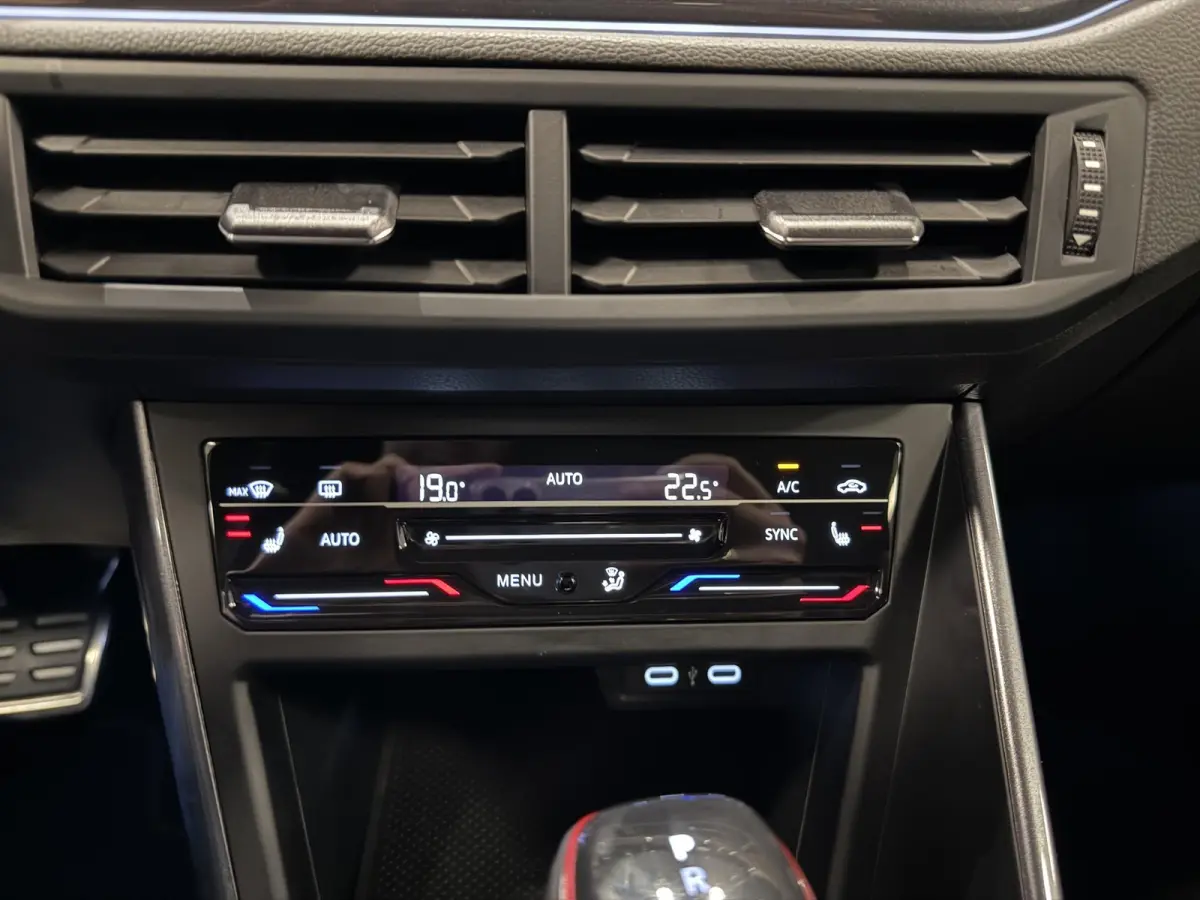 2.0 TSI GTI |CarPlay|Stoelverwarming|17" Inch lichmetaal|Sperdifferentieel (XDS)
