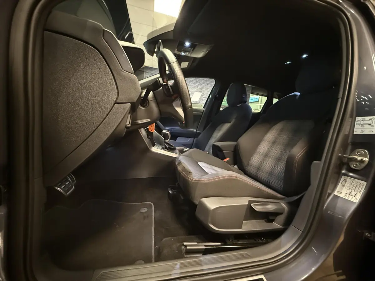 2.0 TSI GTI |CarPlay|Stoelverwarming|17" Inch lichmetaal|Sperdifferentieel (XDS)