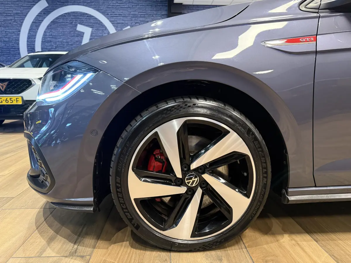 2.0 TSI GTI |CarPlay|Stoelverwarming|17" Inch lichmetaal|Sperdifferentieel (XDS)