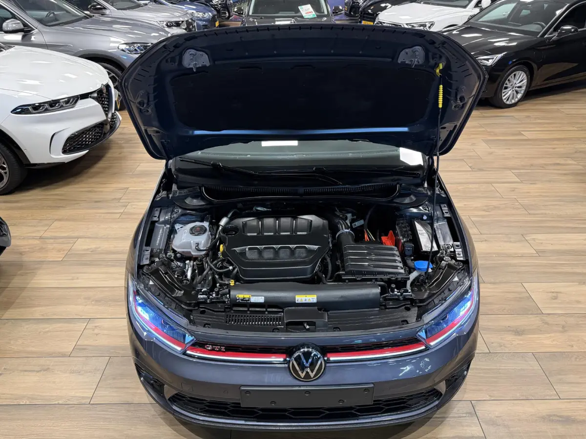 2.0 TSI GTI |CarPlay|Stoelverwarming|17" Inch lichmetaal|Sperdifferentieel (XDS)