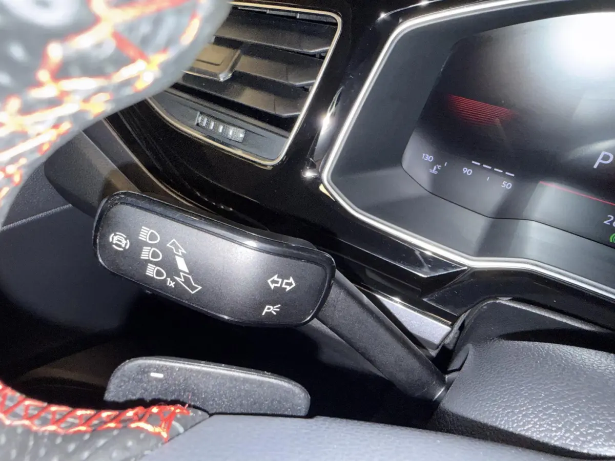 2.0 TSI GTI |CarPlay|Stoelverwarming|17" Inch lichmetaal|Sperdifferentieel (XDS)