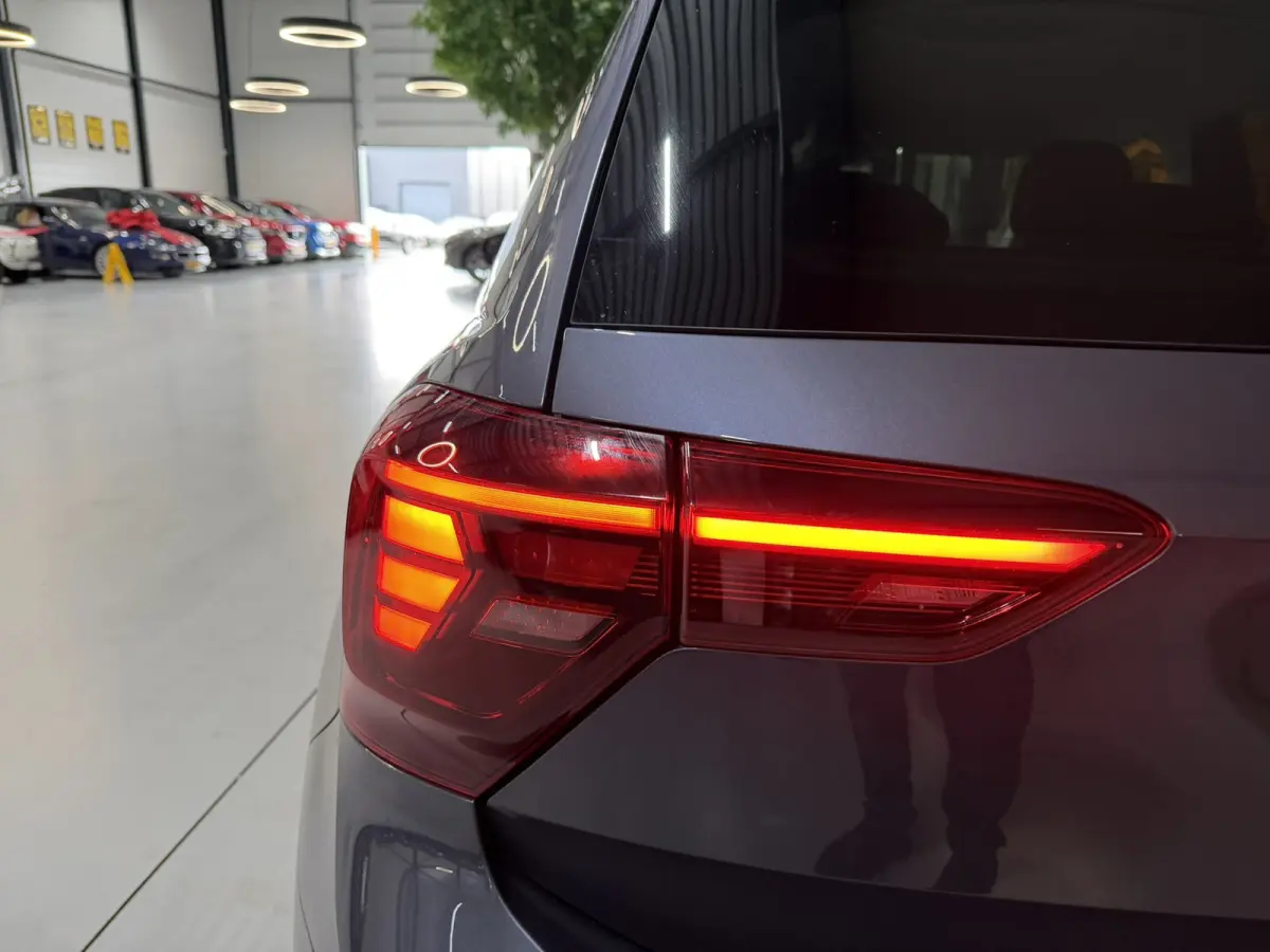 1.0 TSI Life Business 11-2023|1e Eigenaar|Dealer Onderh.|ACC|Lane Assist|Camera|CarPlay|Navi|LED|33DKM|Rijklaar