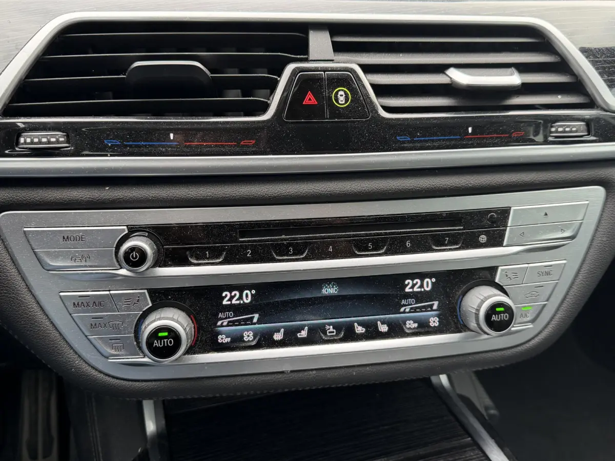 745e High Executive M-Sport | Panoramadak | 360* Camera | Massage | Stoelventilatie/Verwarming |