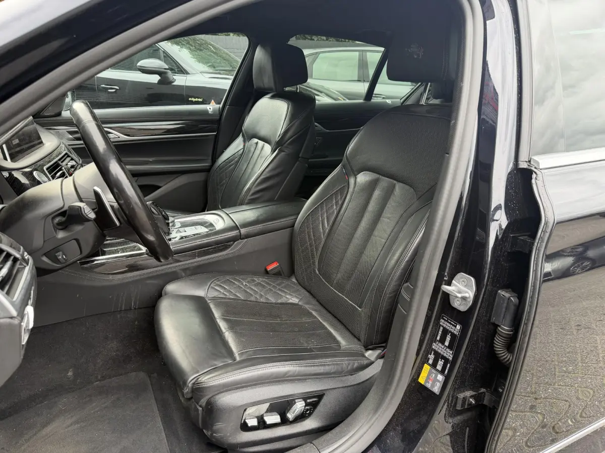 745e High Executive M-Sport | Panoramadak | 360* Camera | Massage | Stoelventilatie/Verwarming |