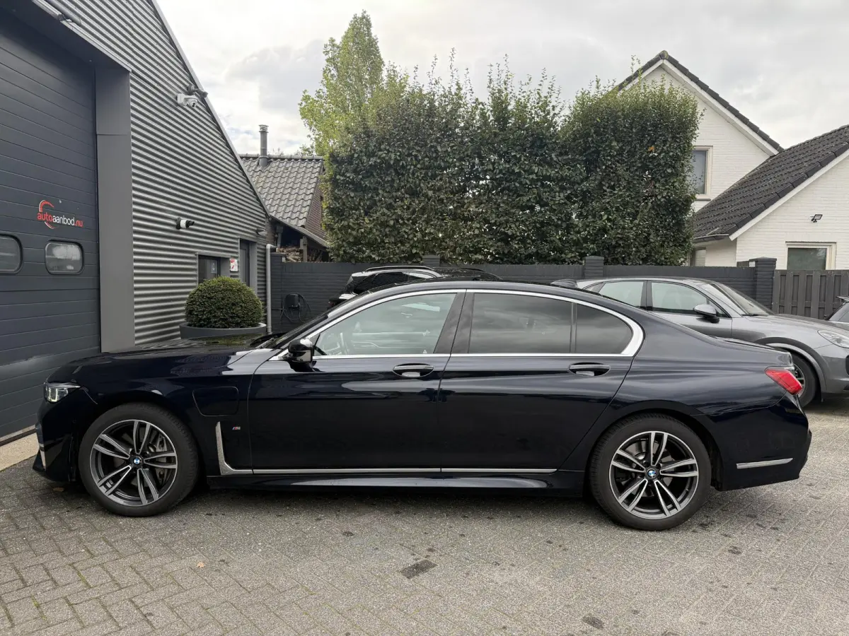 745e High Executive M-Sport | Panoramadak | 360* Camera | Massage | Stoelventilatie/Verwarming |