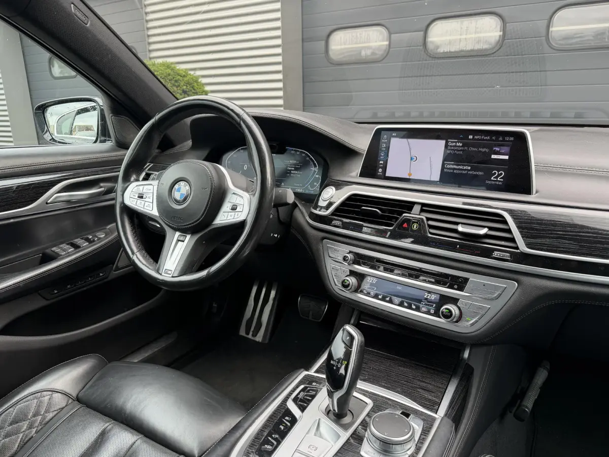 745e High Executive M-Sport | Panoramadak | 360* Camera | Massage | Stoelventilatie/Verwarming |