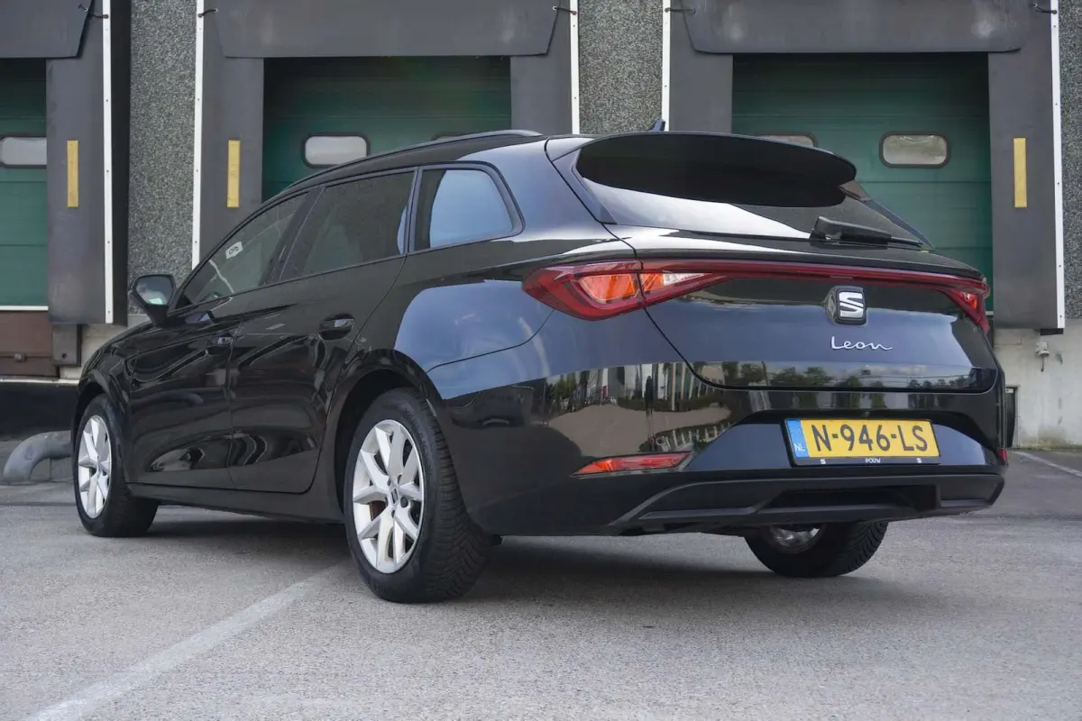 1.0 TSI 110pk Style Business Intense | Camera | Full Link | All Season Banden