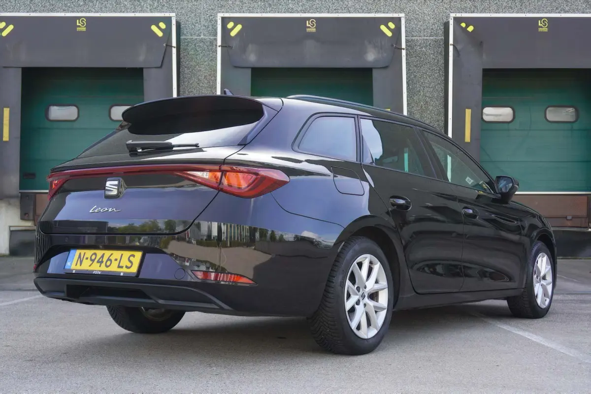 1.0 TSI 110pk Style Business Intense | Camera | Full Link | All Season Banden