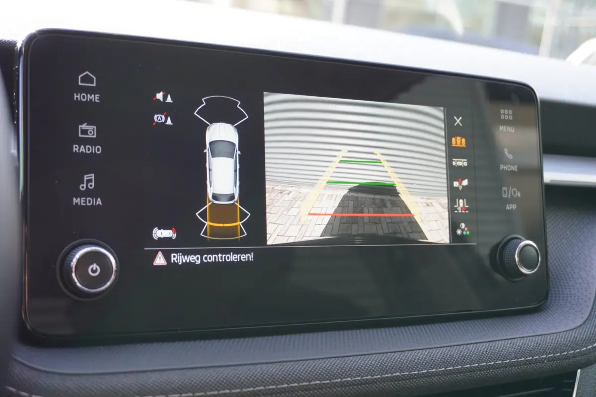 1.0 TSI 115pk DSG Business Edition | Stoelverwarming | Climatronic | Achteruitrijcamera | Adaptive Cruise