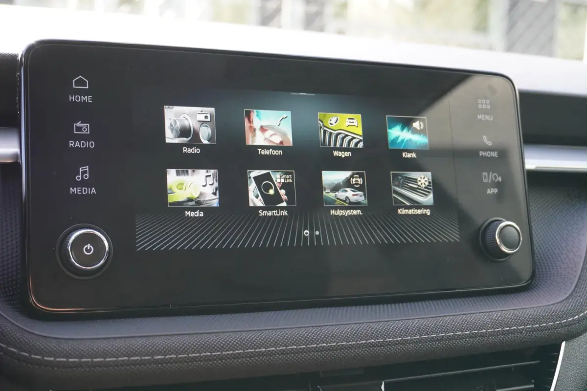 1.0 TSI 115pk DSG Business Edition | Stoelverwarming | Climatronic | Achteruitrijcamera | Adaptive Cruise
