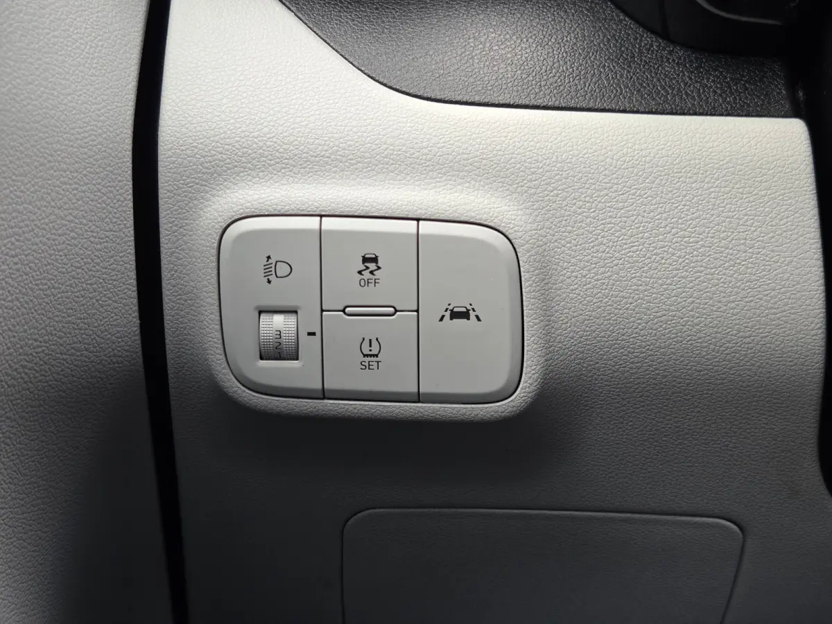 1.0 Premium Apple Carplay/Android / Cruise control / DAB