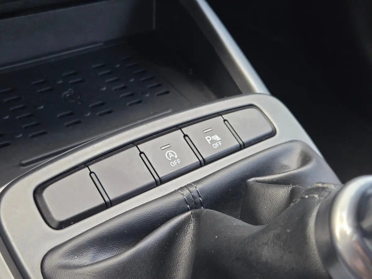 1.0 Premium Apple Carplay/Android / Cruise control / DAB