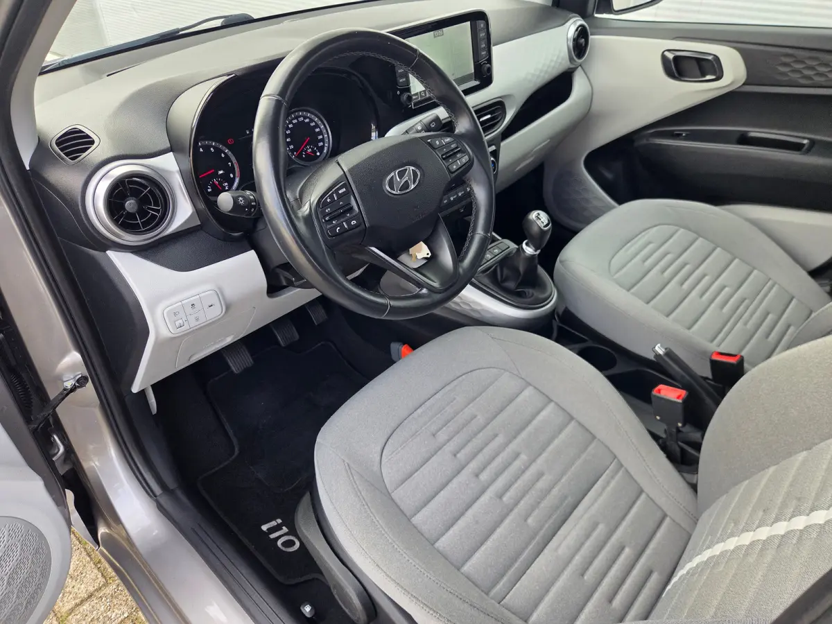 1.0 Premium Apple Carplay/Android / Cruise control / DAB
