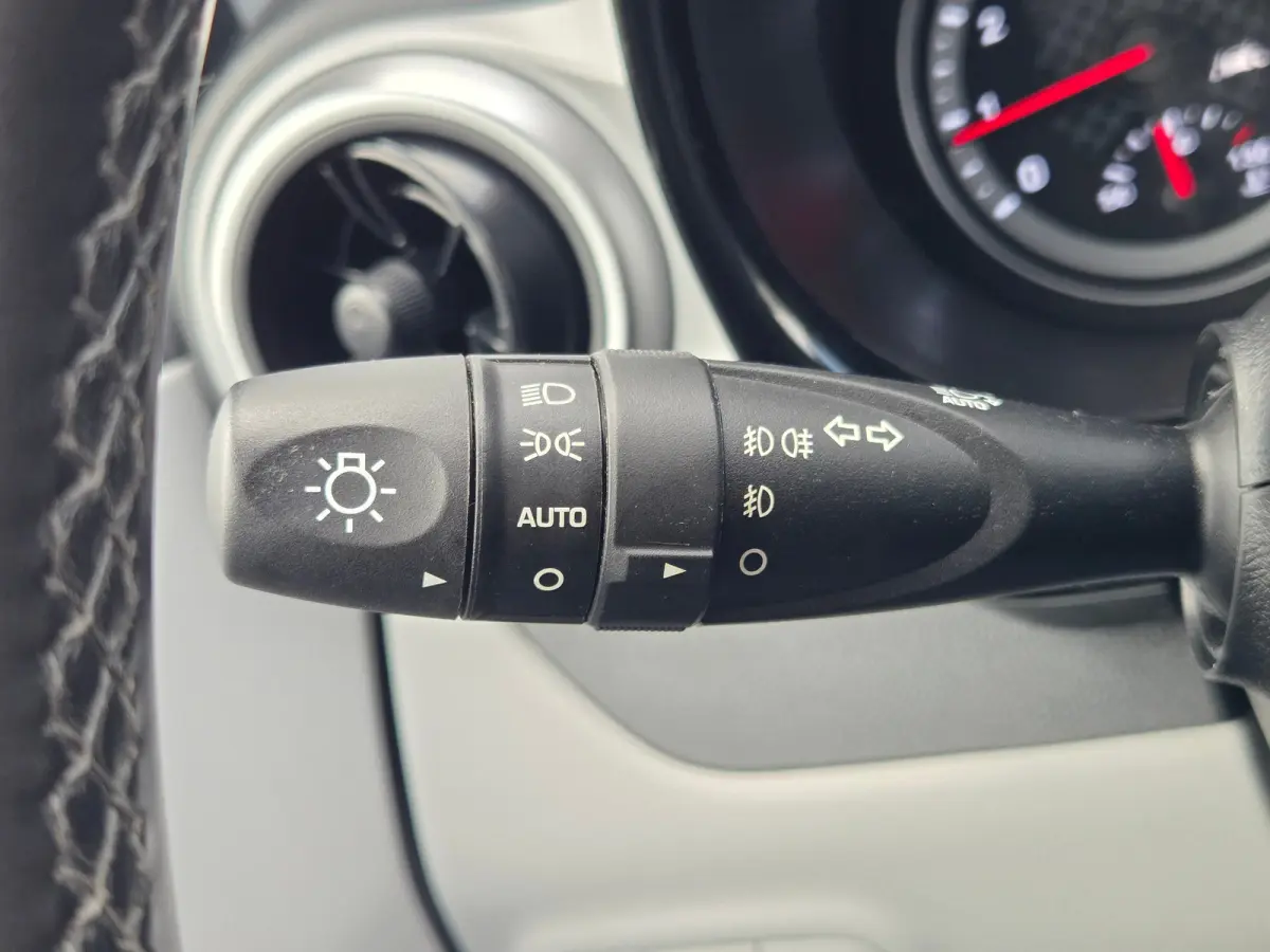 1.0 Premium Apple Carplay/Android / Cruise control / DAB