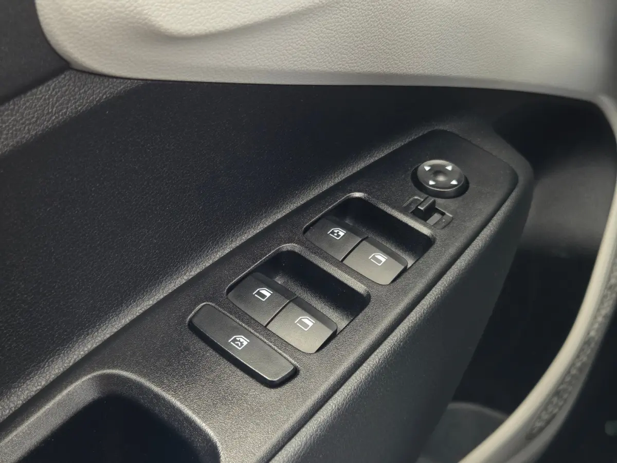 1.0 Premium Apple Carplay/Android / Cruise control / DAB